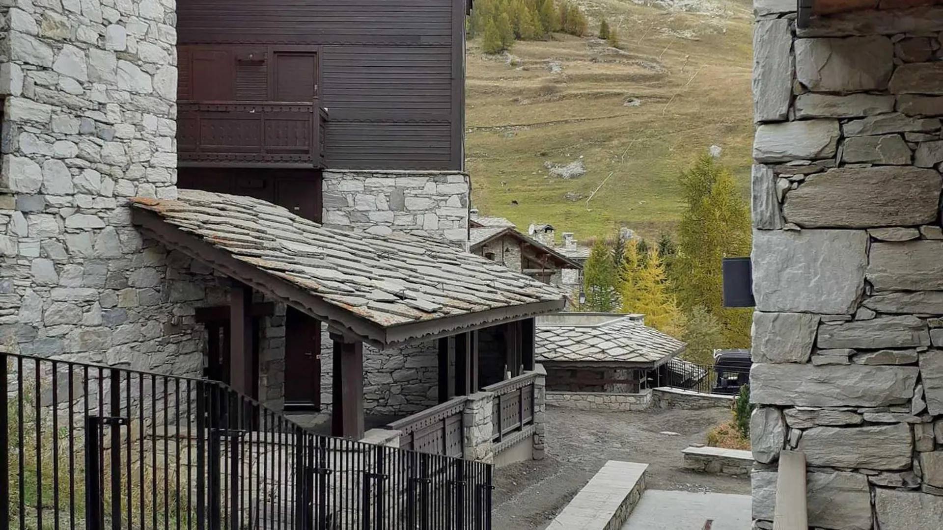 Cocon Intime Avec Wifi, Garage, Et Acces Direct Aux Pistes Dans Residence Neuve A Val D'Isere - Fr-1-694-339 0*, Val-dʼIsère Frankreich